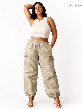 Pilcro Camo Parachute Pants Medium Cargo Drawstring Utility Jogger Inseam 29